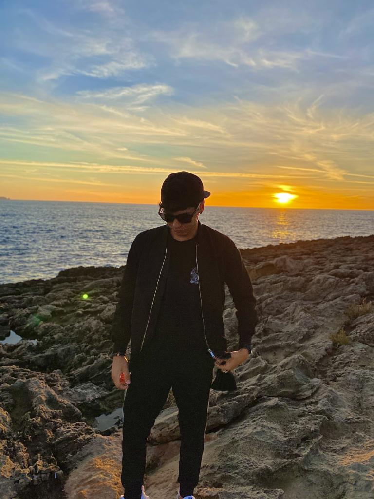 Chico busca chica en Las Palmas: 