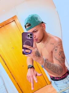 674713300: Chico busca chica en Las Palmas