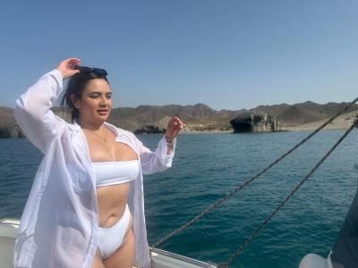 664489169: Chica busca chico en Ceuta