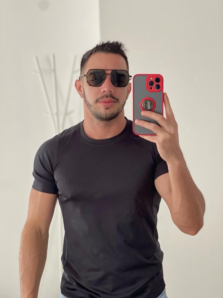 Chico busca chica en Las Palmas: 