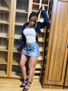 613962430: Chica busca chico en Cádiz