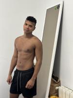 631780828: Chico busca chica en Barcelona