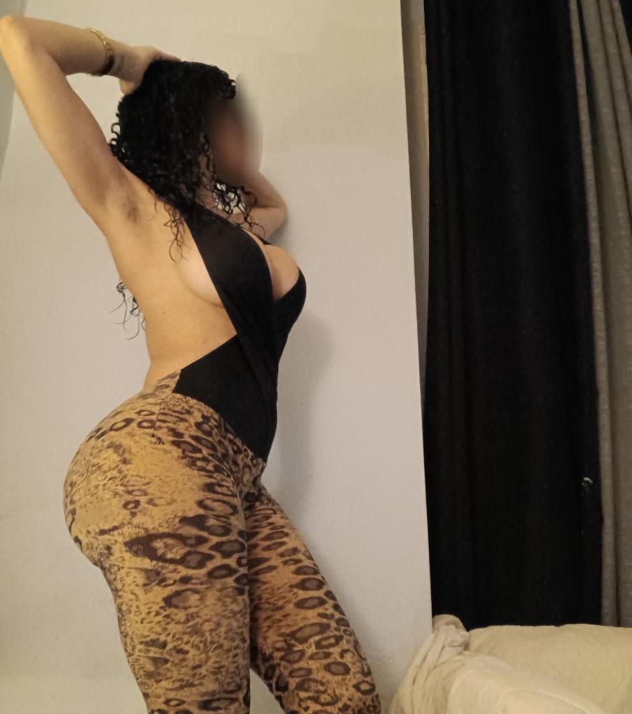 Chica busca chico en Cádiz: 