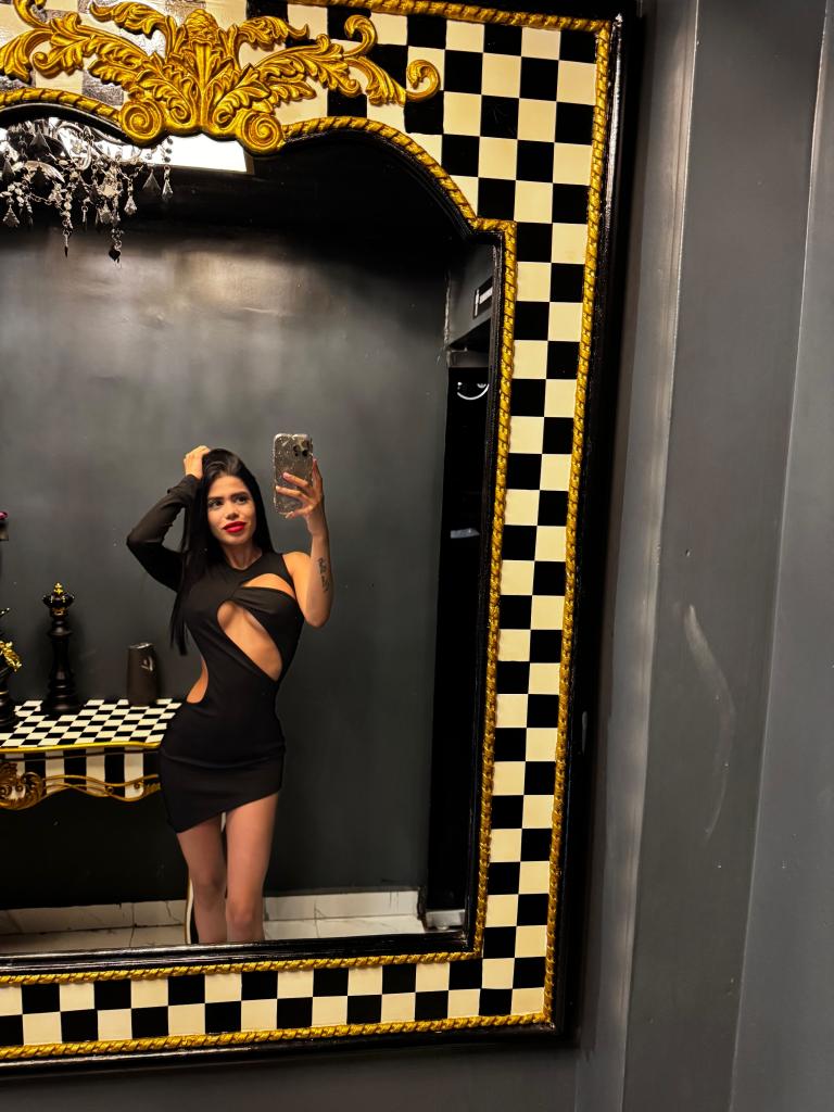 607636887: Chica busca chico en Almería