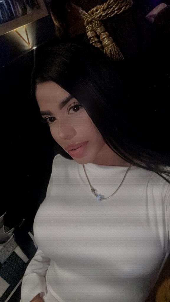 607636887: Chica busca chico en Almería