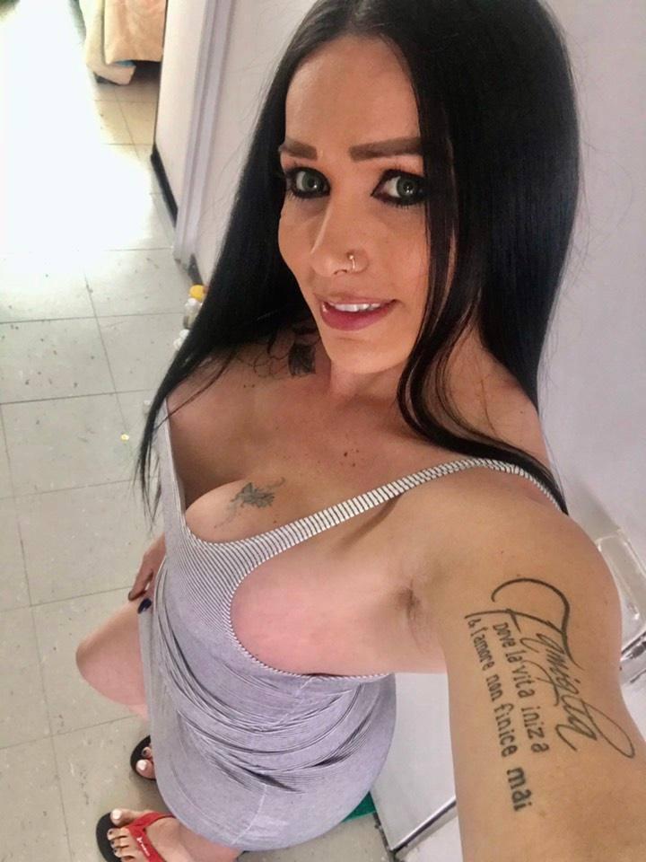 613454207: Chico busca chica en Sevilla