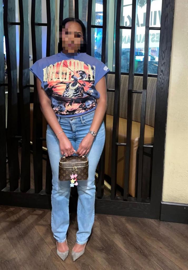 604229054: Chica busca chico en Cádiz