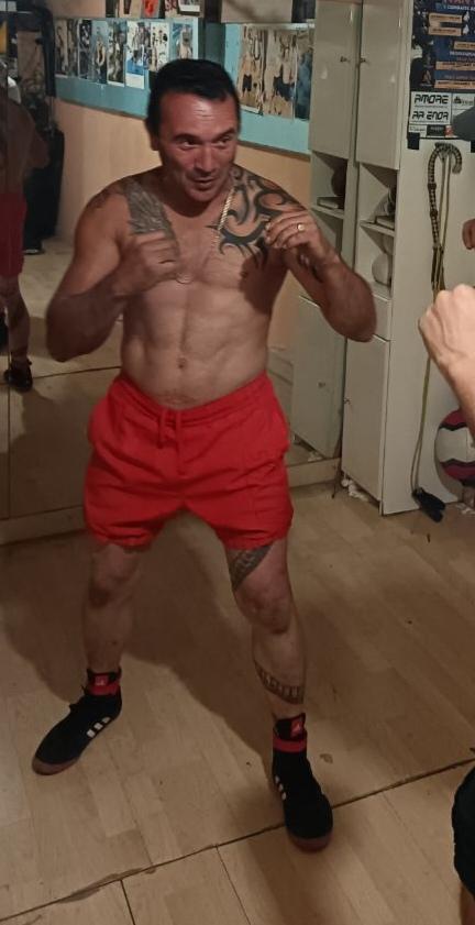 Chico busca chica en Pontevedra: 