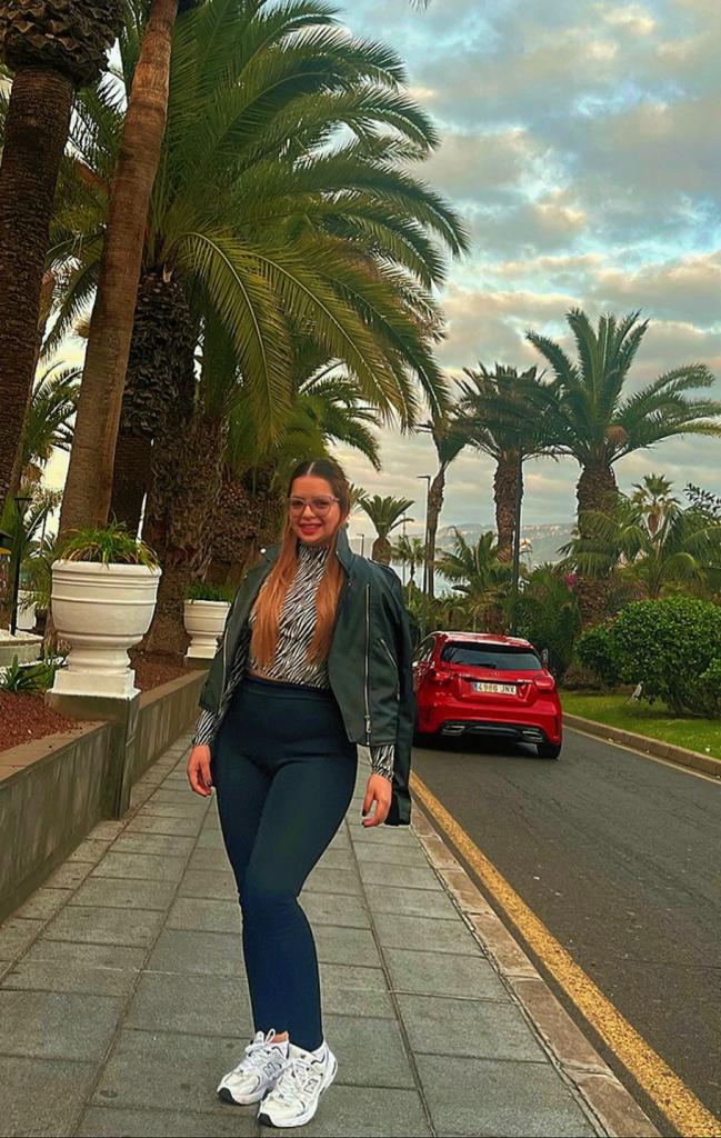 623239777: Chica busca chico en Tenerife