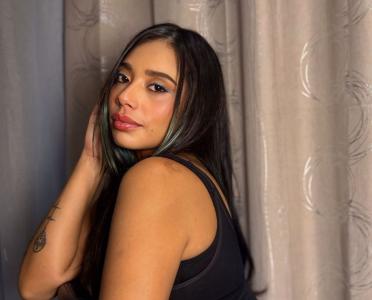 664035348: Chica busca chico en Madrid