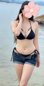 677577366: Chica busca chico en Valencia