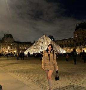 612204049: Chica busca chico en Asturias