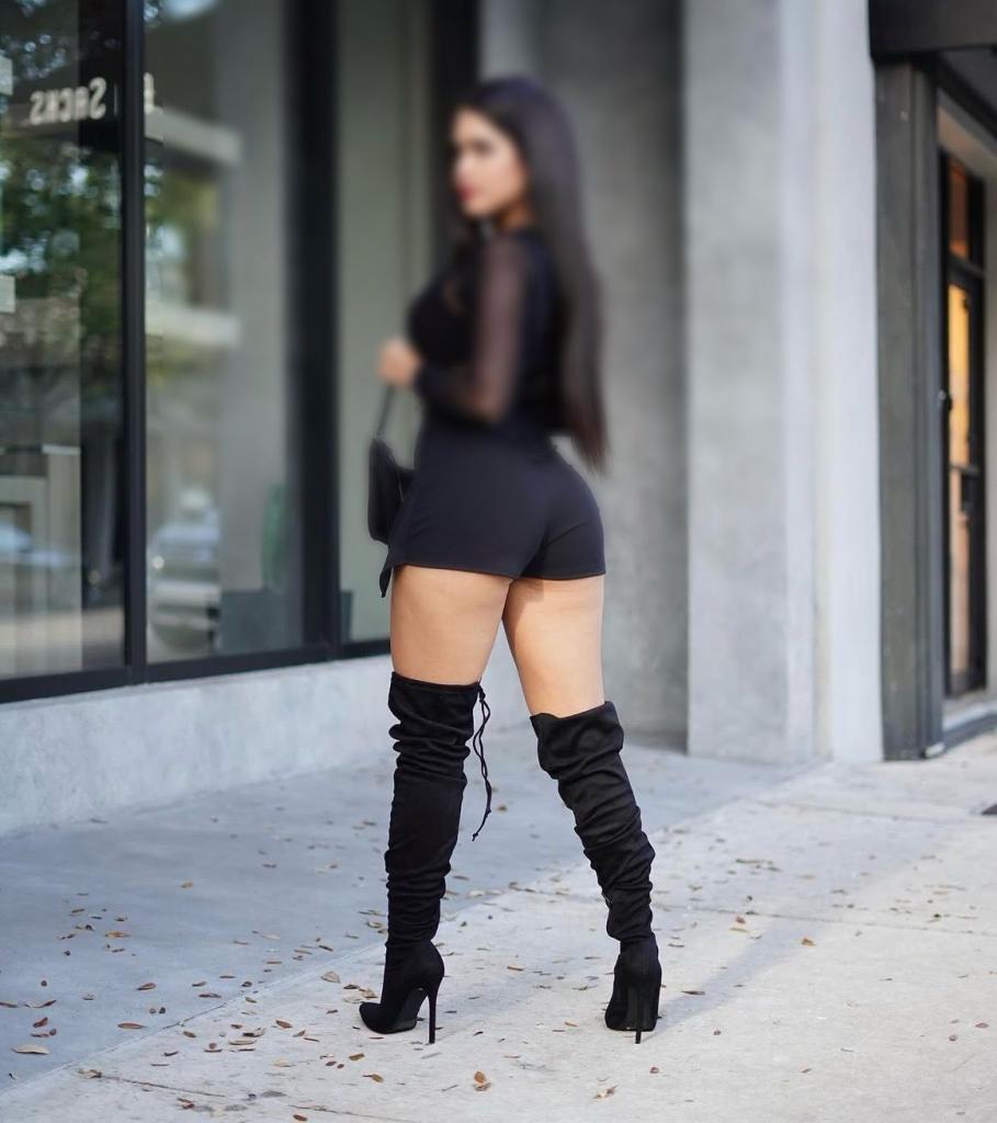 613345653: Chica busca chico en Ibiza