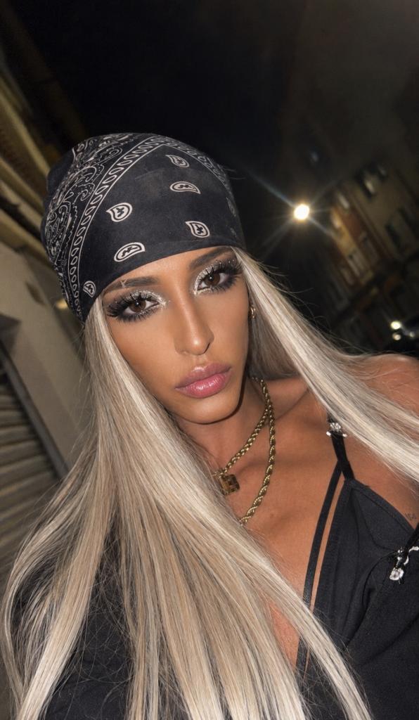 604907647: Travesti en León