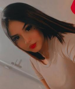 611232649: Chica busca chico en Sevilla