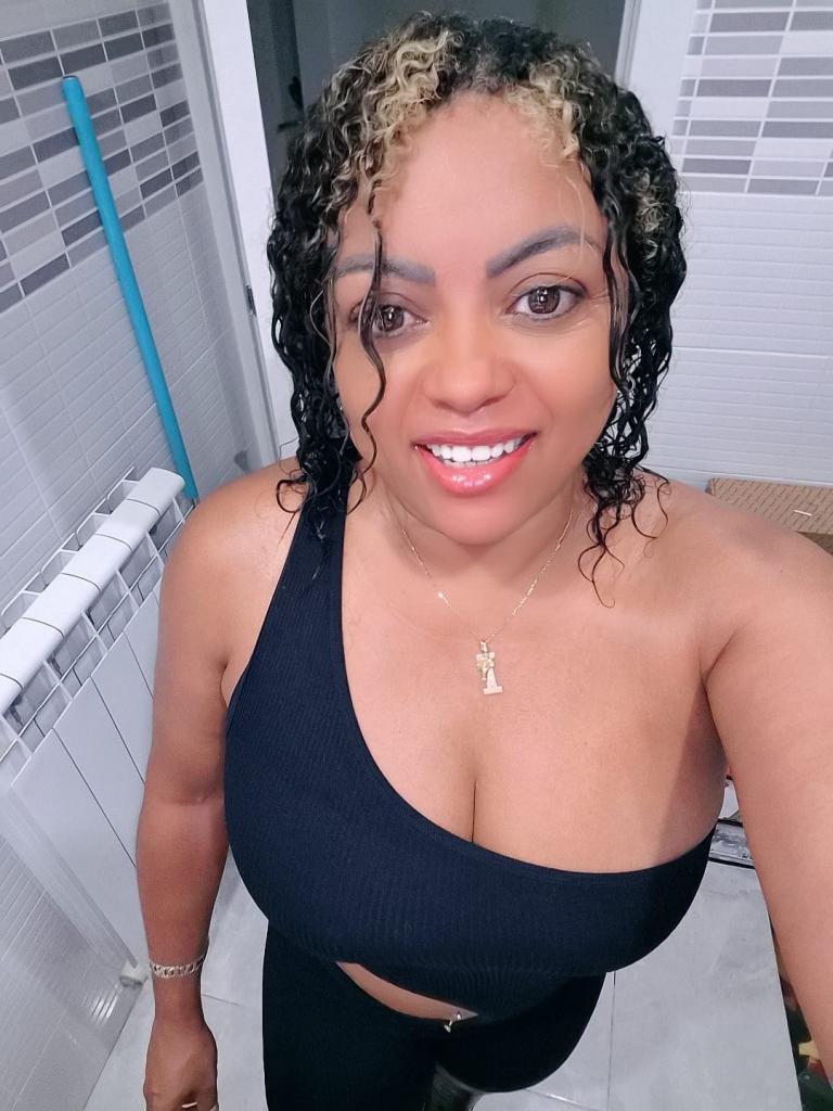 689739268: Chica busca chico en Zaragoza