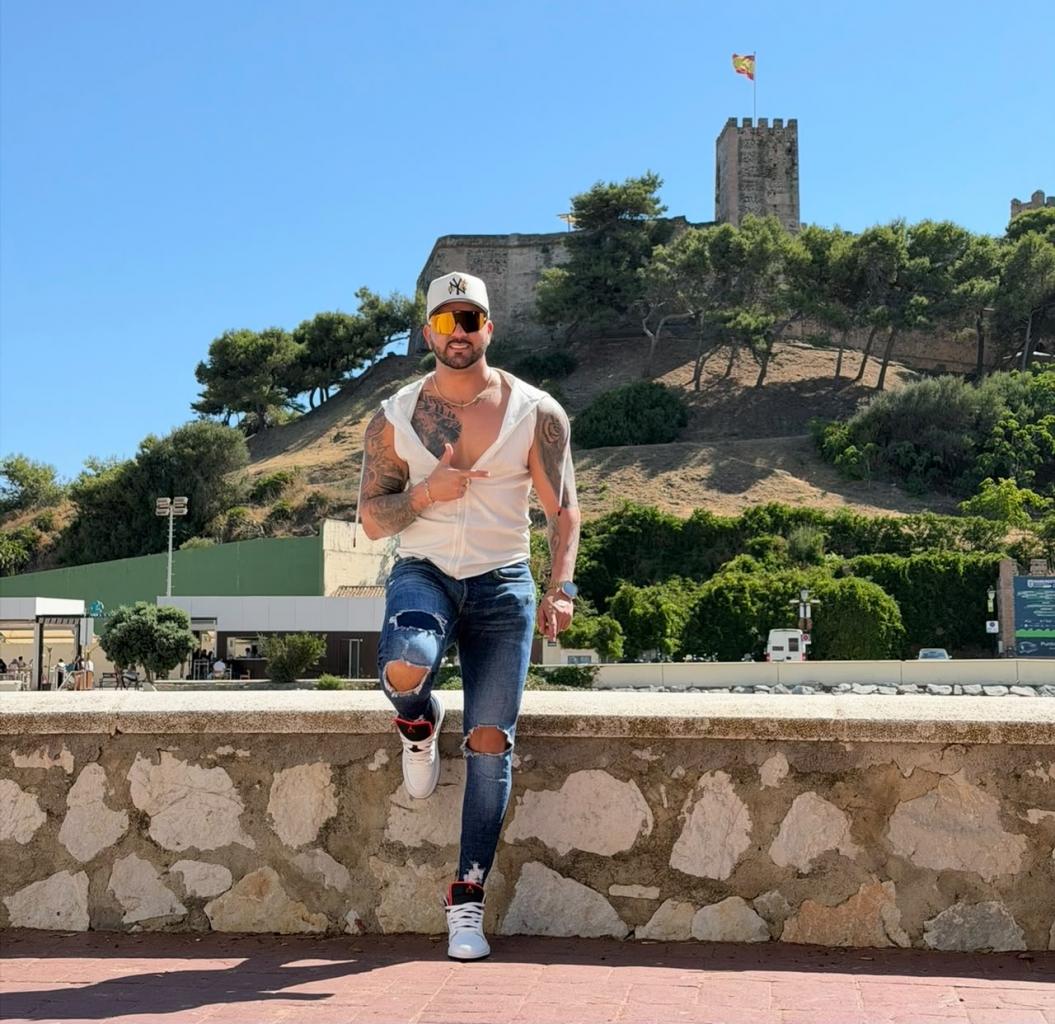Chico busca chica en Málaga: 