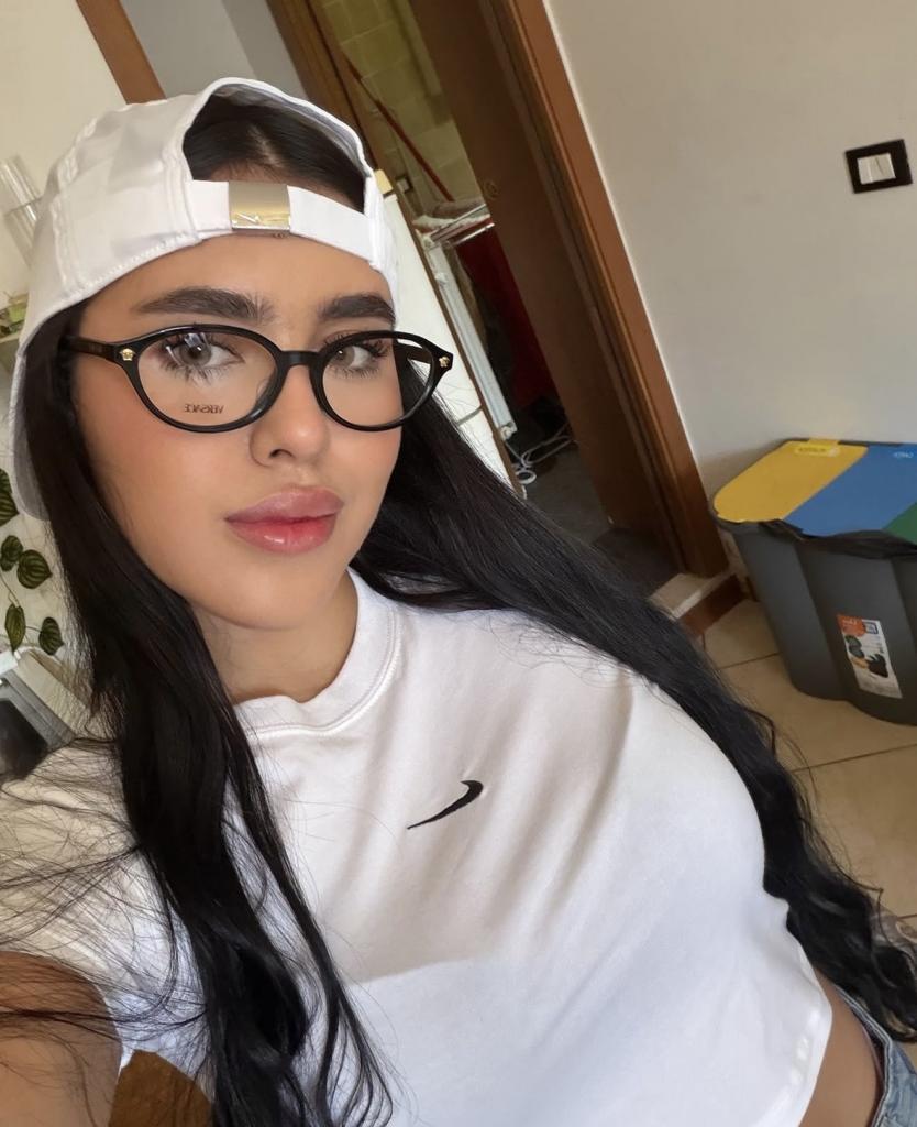 643958954: Chica busca chico en Mallorca