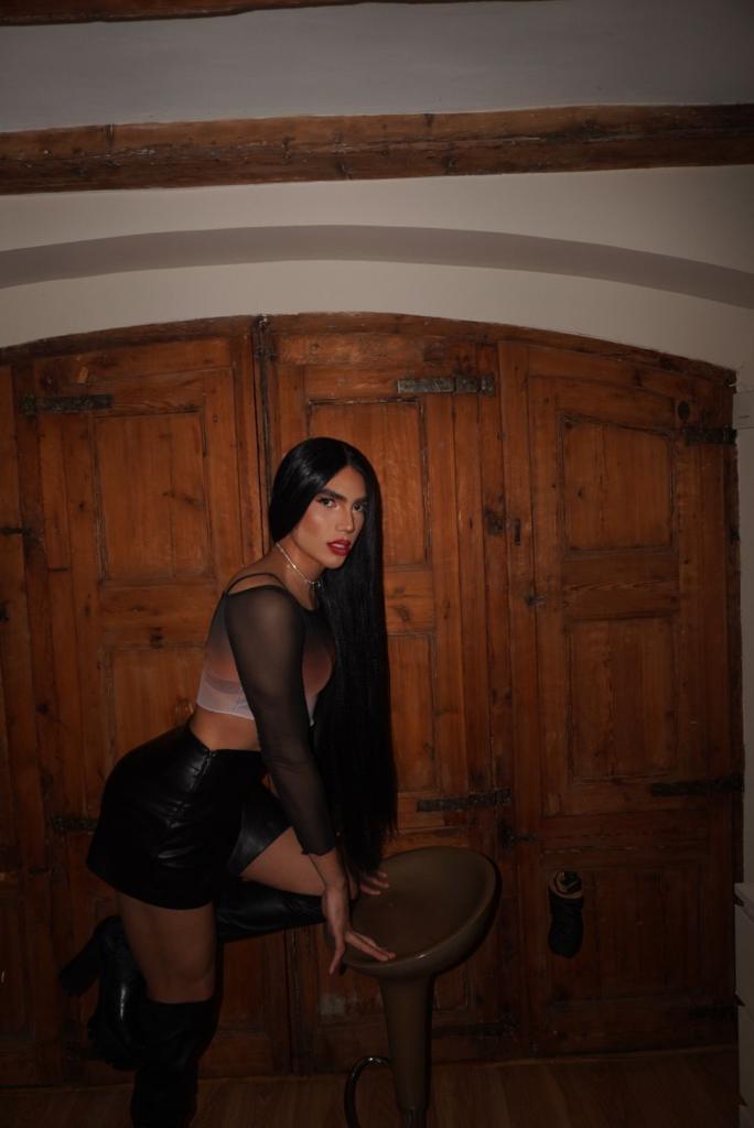 679107091: Transexual en Barcelona