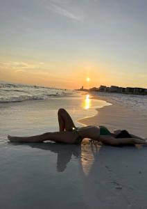 672114108: Chica busca chico en Barcelona