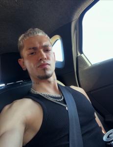 645109802: Chico busca chica en Valencia