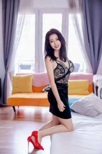 671679599: Chica busca chico en Barcelona