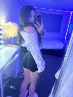 631676370: Chica busca chico en Almería