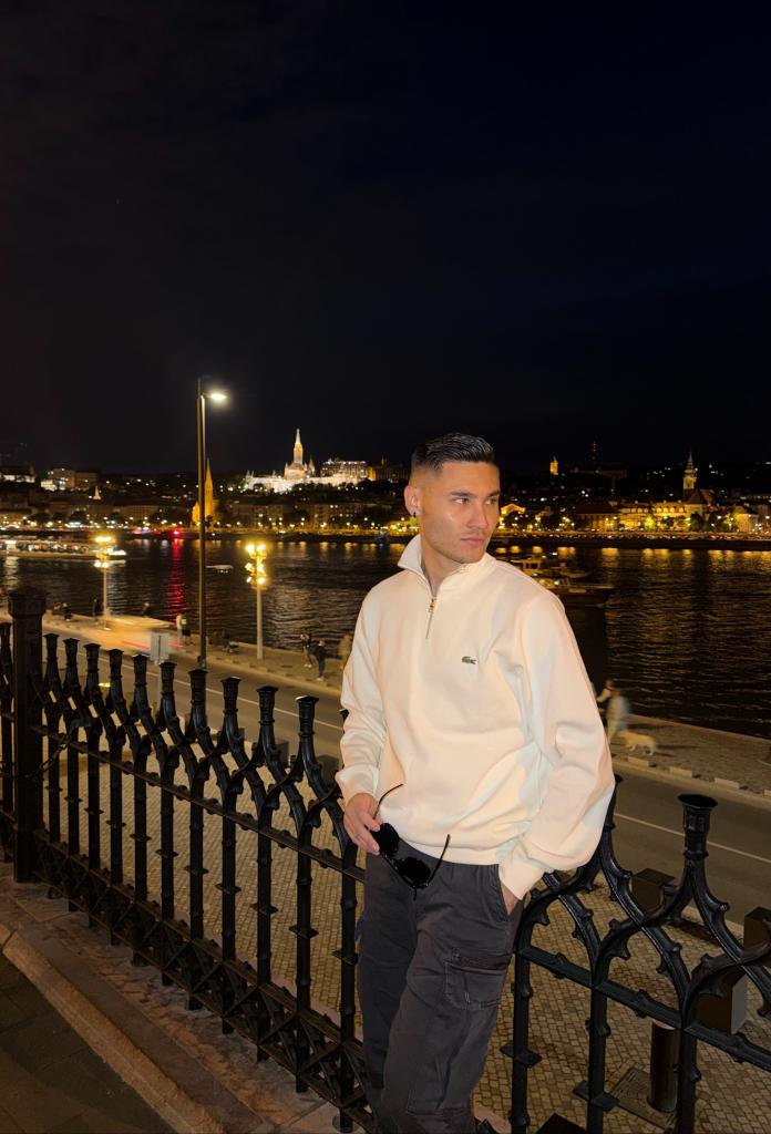 627449874: Chico busca chica en La Coruña