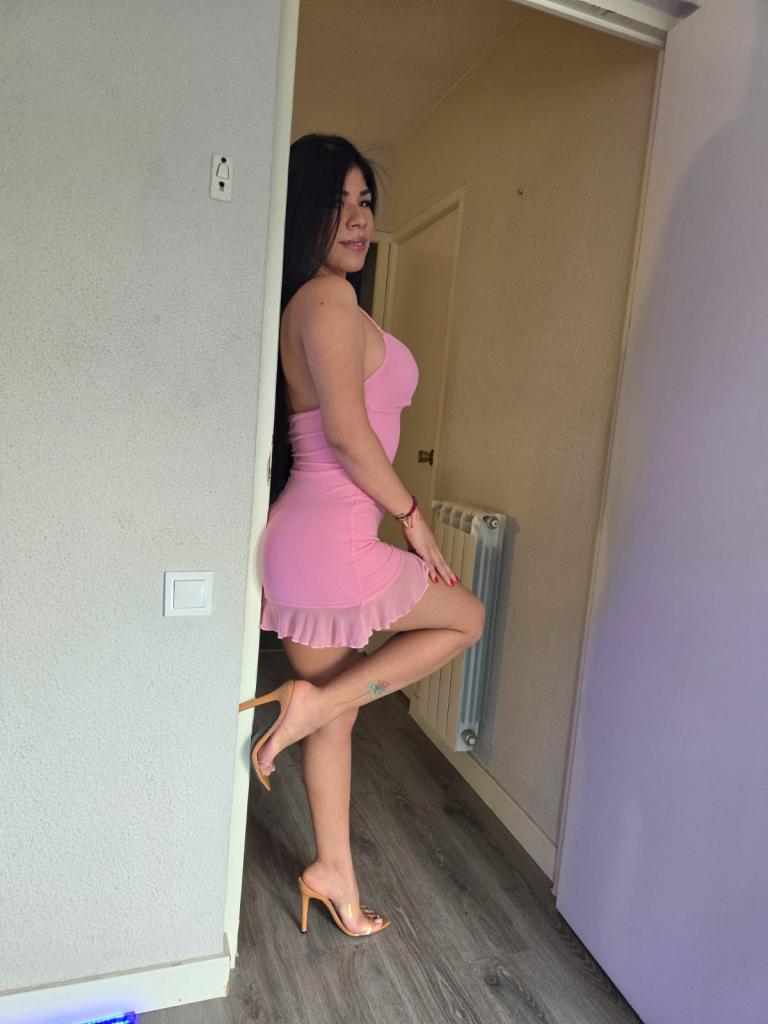 671268179: Chica busca chico en Madrid