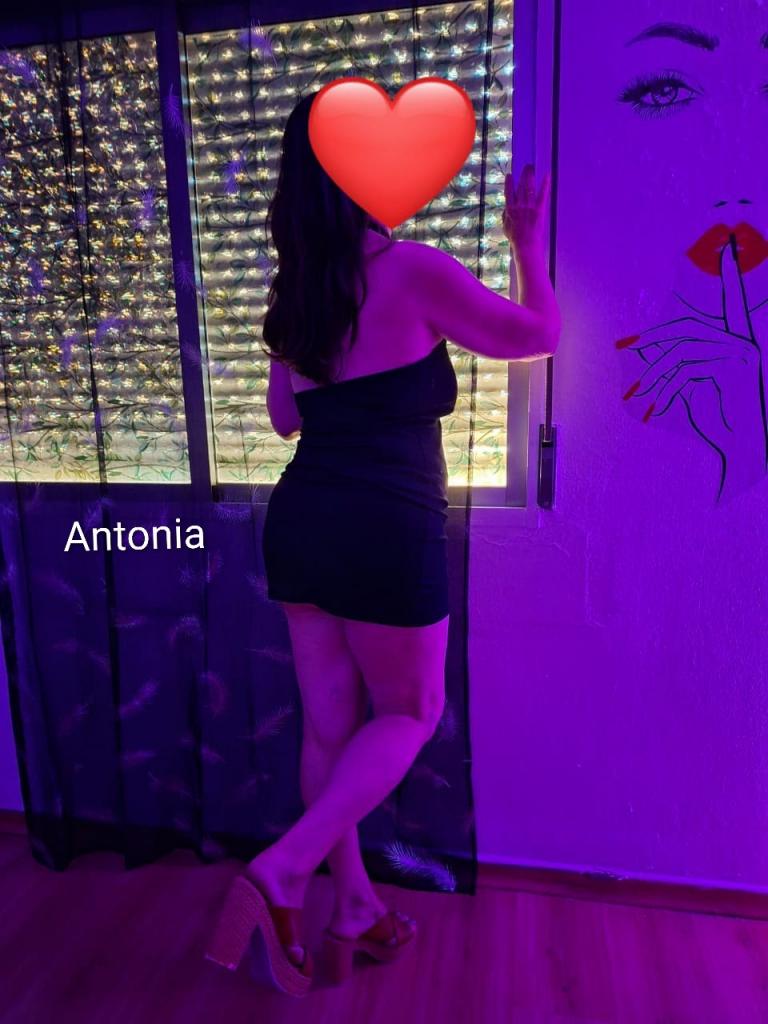 Chica busca chico en Huelva: 