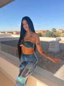 670735513: Chica busca chico en Barcelona