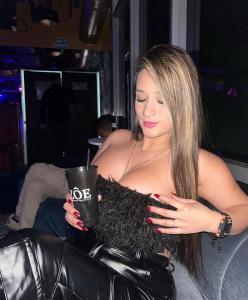 678778566: Chica busca chico en Barcelona