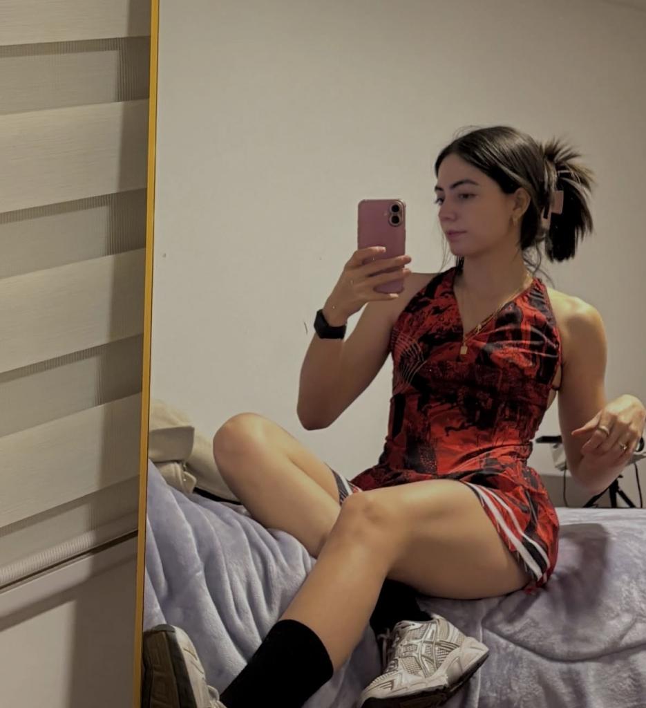 611387634: Chica busca chico en La Coruña
