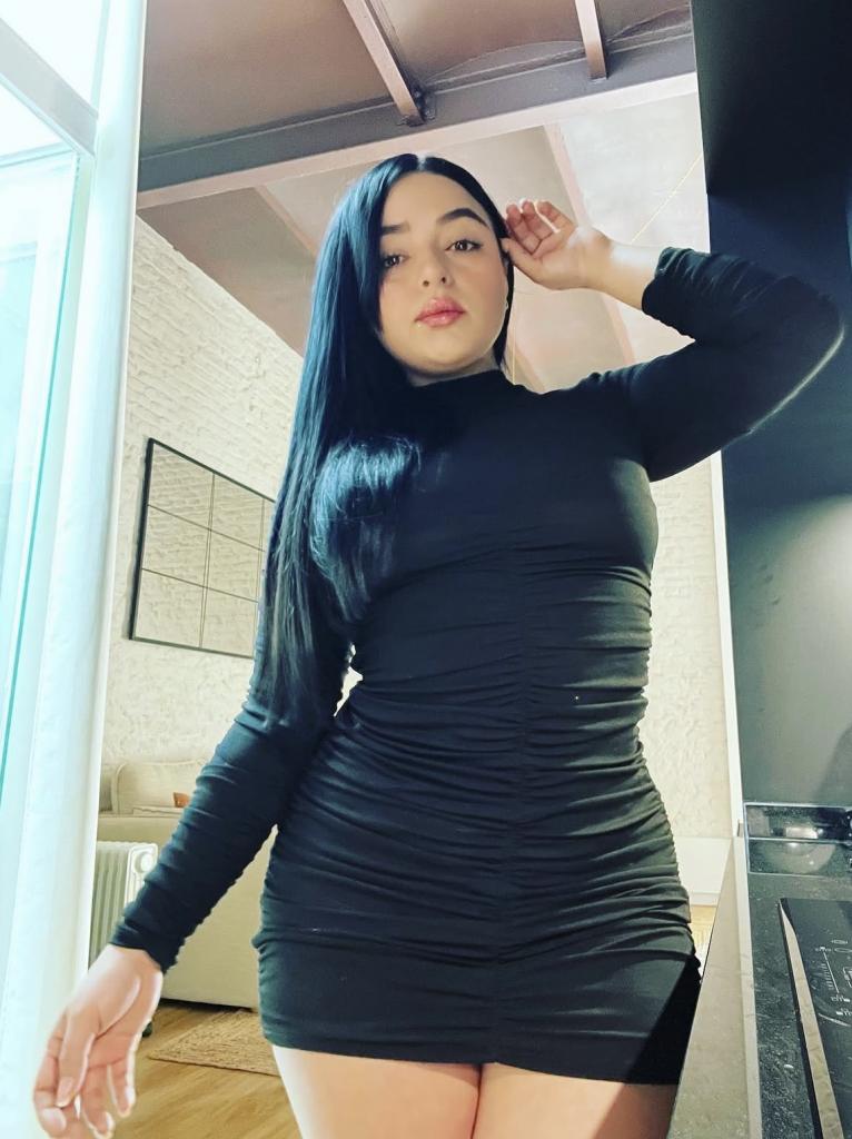 664299267: Chica busca chico en Cádiz