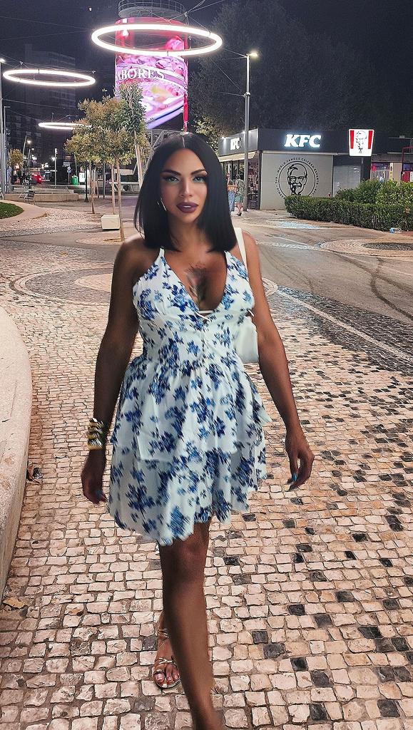 614864795: Transexual en La Coruña
