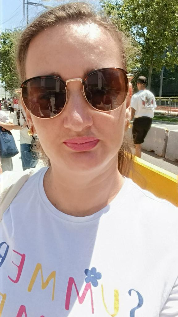 655244351: Chica busca chico en Valencia