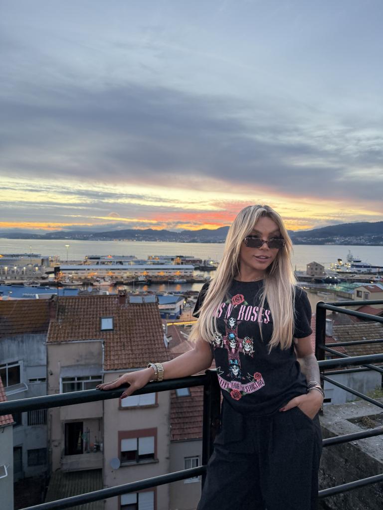 685928989: Chica busca chico en Pontevedra