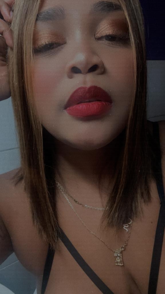 613929711: Chica busca chico en Granada