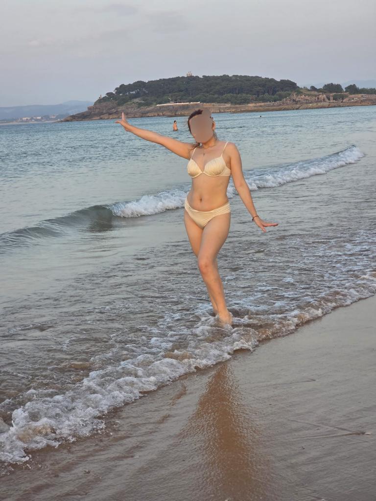 671147459: Chica busca chico en Orense
