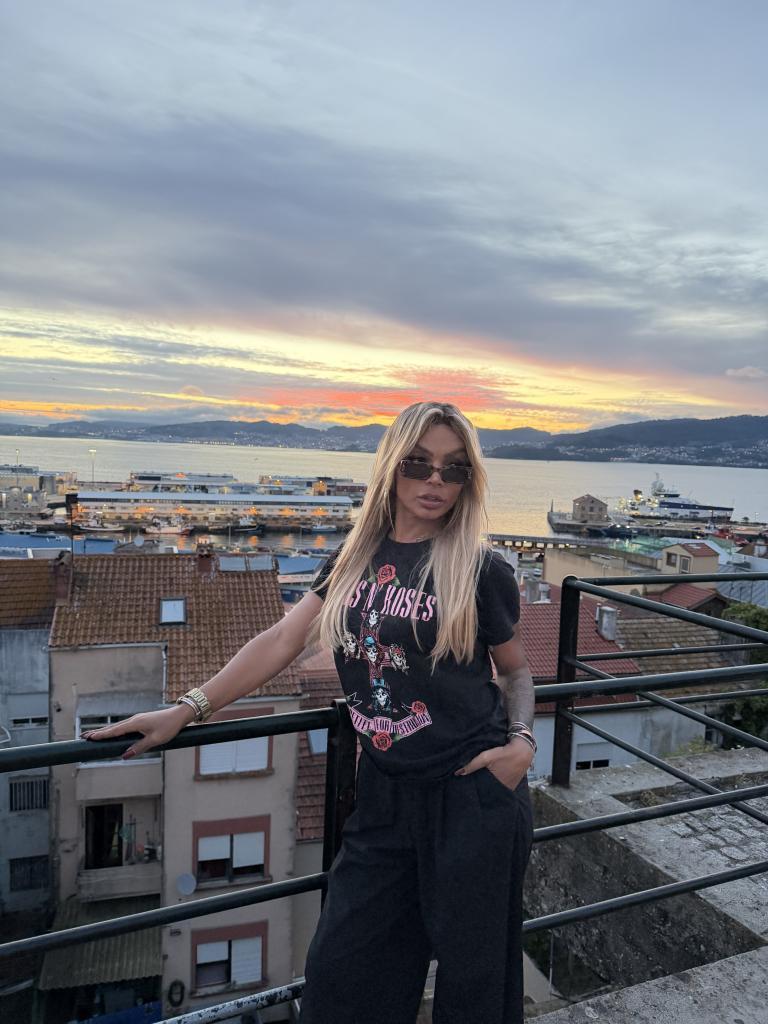 685928989: Chica busca chico en Pontevedra