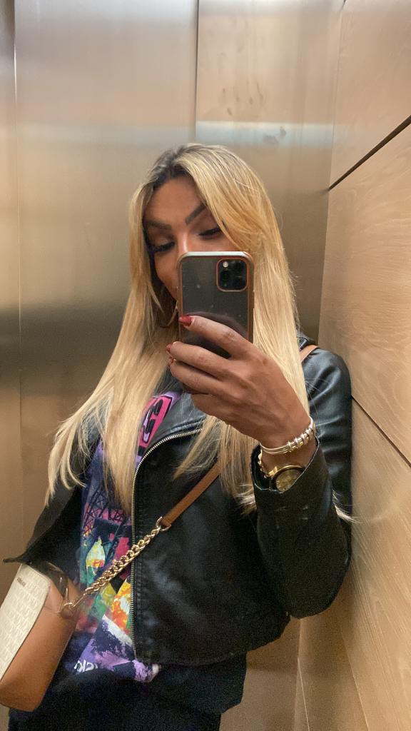 685928989: Chica busca chico en Pontevedra