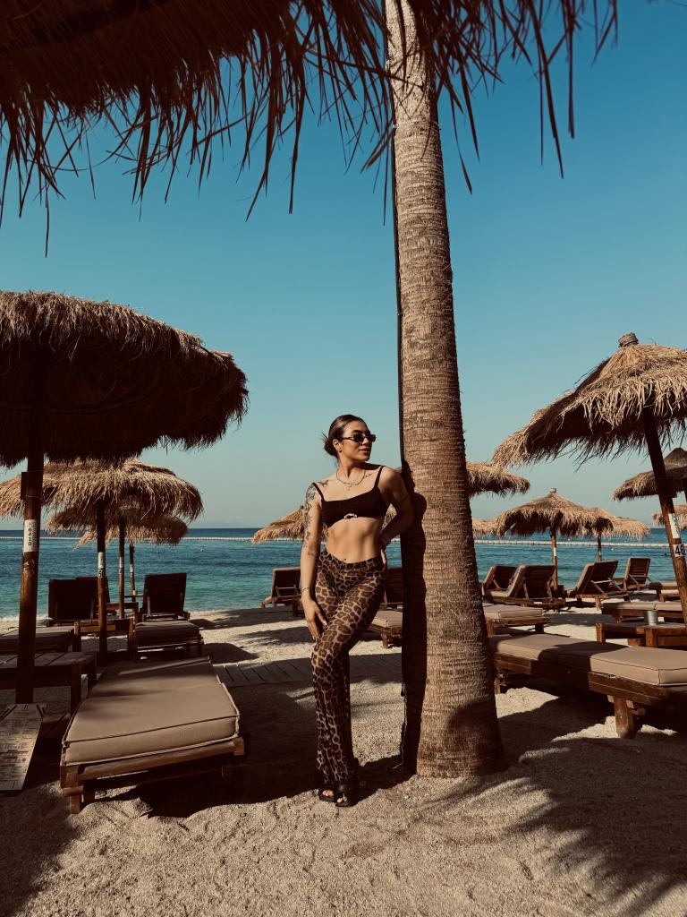 614192525: Chica busca chico en Ibiza