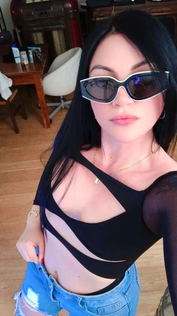 Chica busca chico en Almería: 