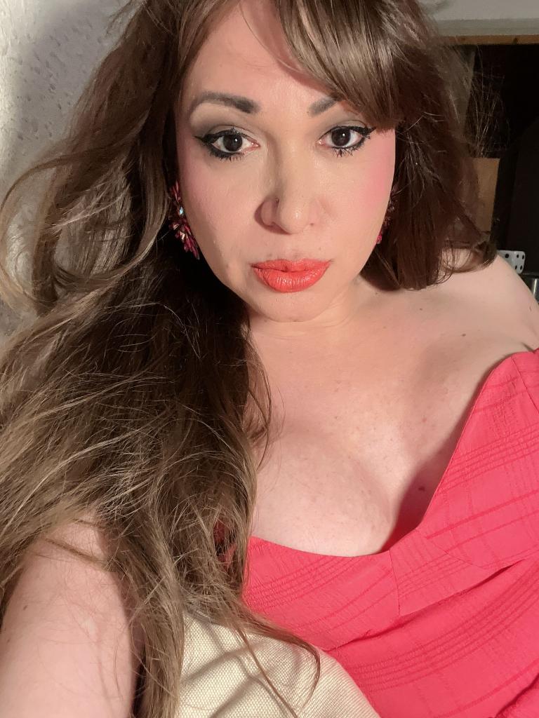 617510100: Chica busca chico en Barcelona
