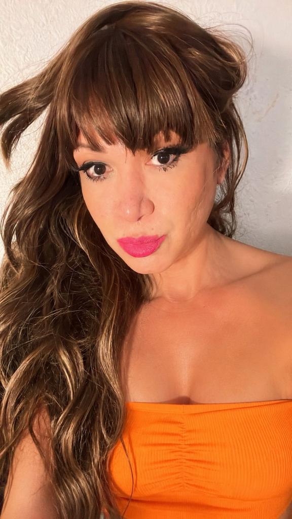 617510100: Chica busca chico en Barcelona