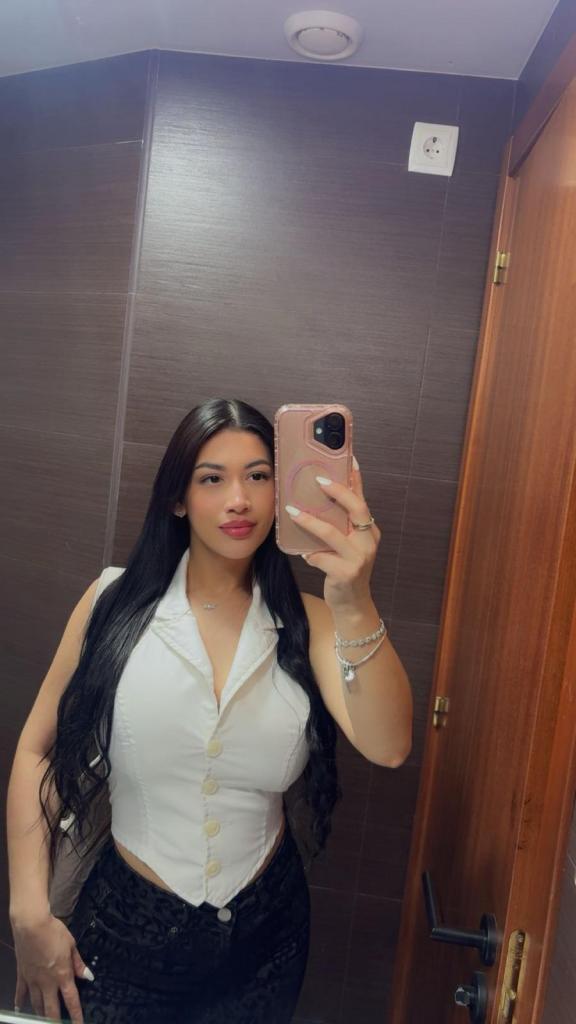 633863889: Chica busca chico en La Coruña