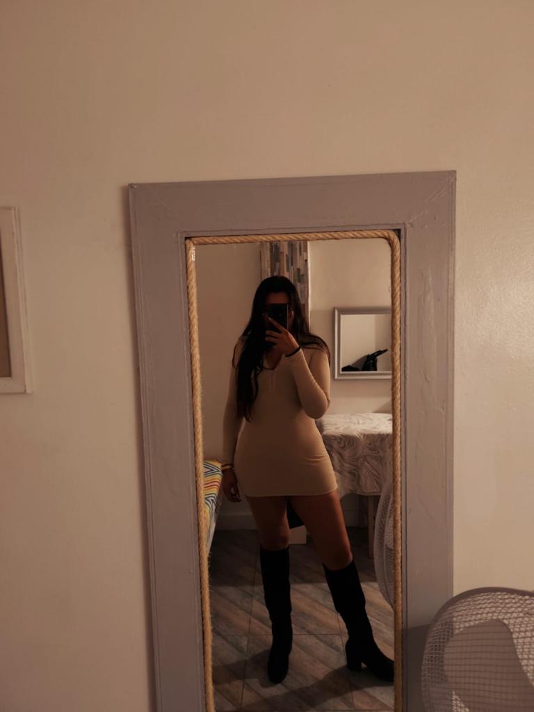 611878119: Chica busca chico en Tenerife