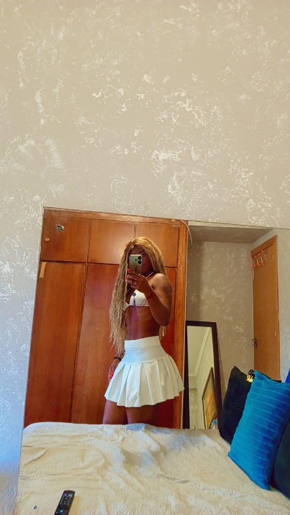 615452079: Chica busca chico en Cantabria