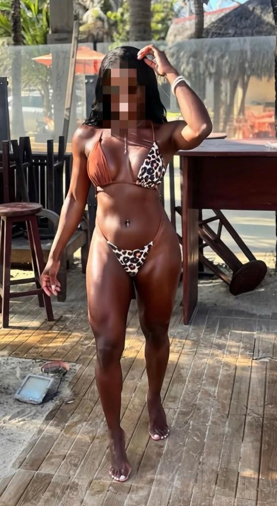 603406174: Chica busca chico en Barcelona