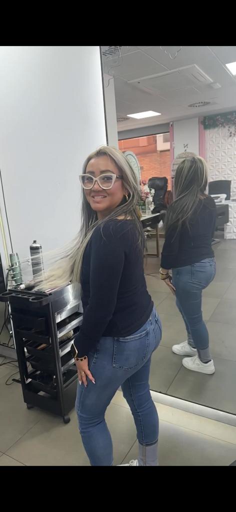 613635993: Chica busca chico en Barcelona